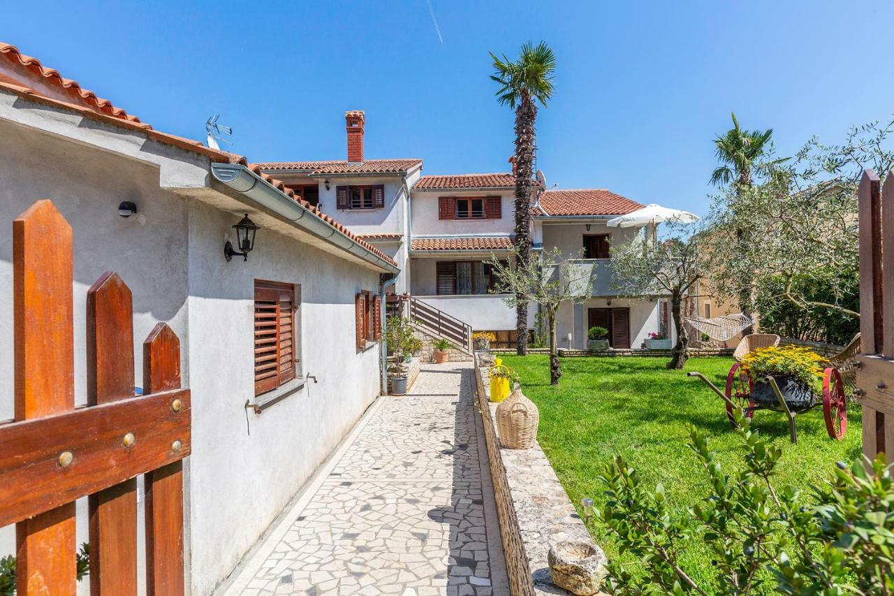 Apartments Rita Poreč Exteriör bild