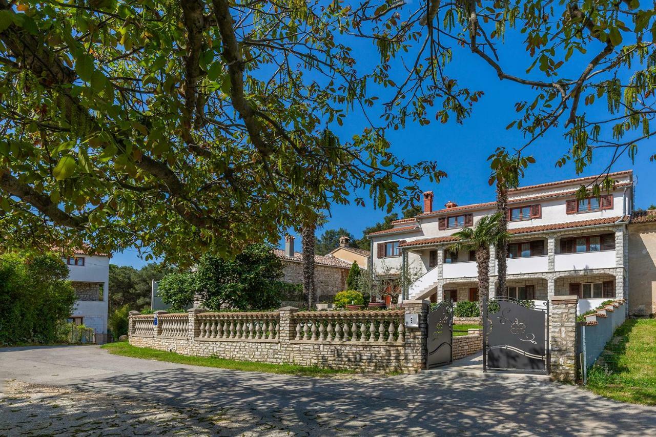 Apartments Rita Poreč Exteriör bild